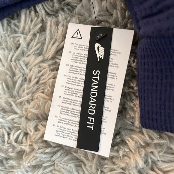 Nike Sportswear City Ready Fleece Crewneck - Picture 7 of 7